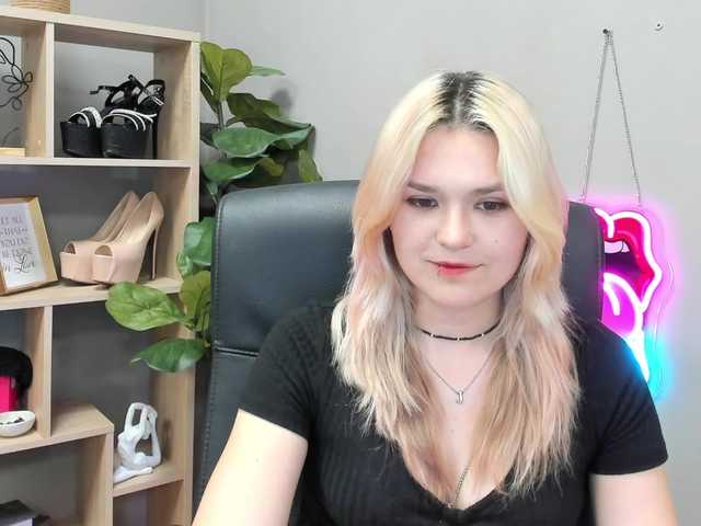 SweetLilyxo live cam on BongaCams