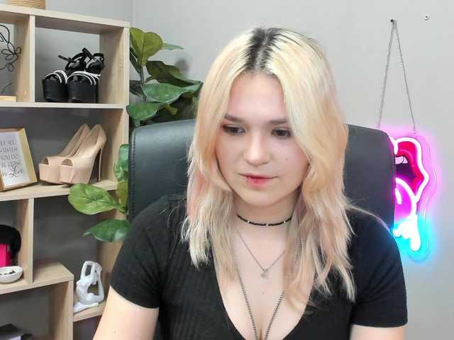 SweetLilyxo live cam on BongaCams