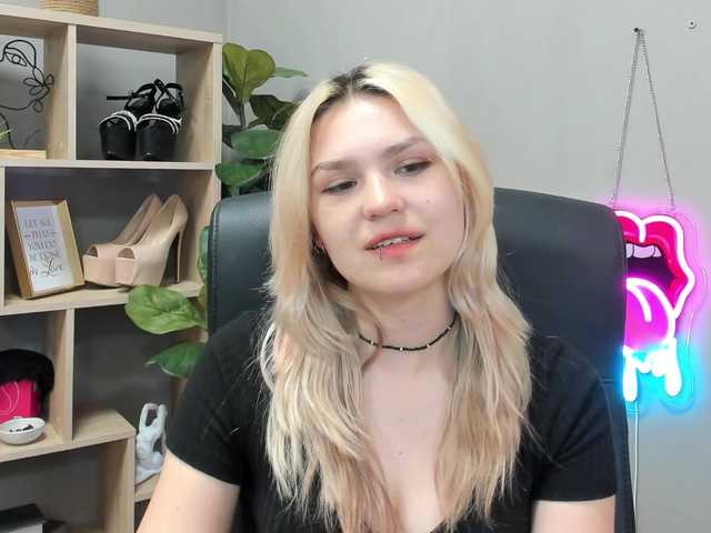 SweetLilyxo live webcam show