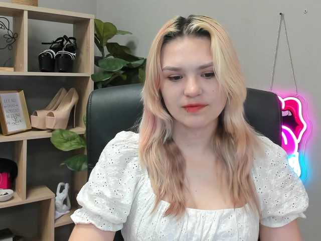 SweetLilyxo live webcam show