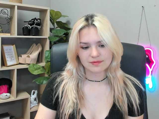 SweetLilyxo live webcam show