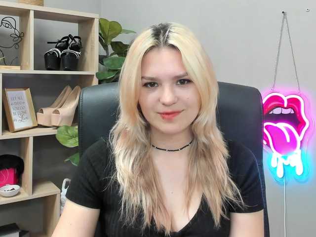 SweetLilyxo live webcam show
