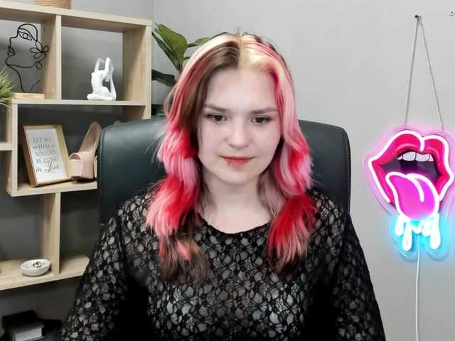 SweetLilyxo live cam on BongaCams