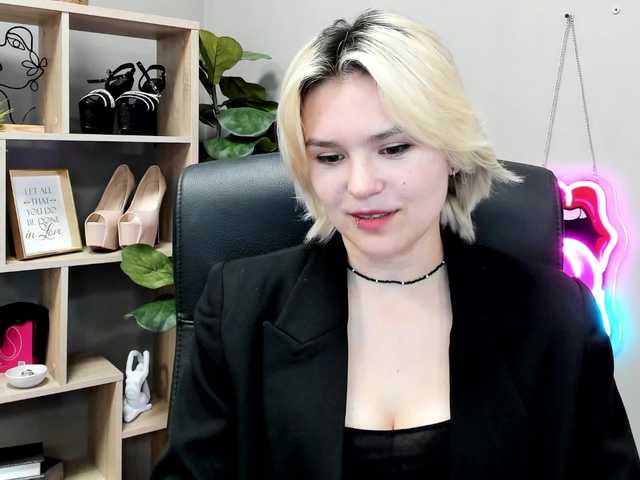 SweetLilyxo live cam on BongaCams
