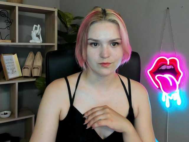 SweetLilyxo live cam on BongaCams