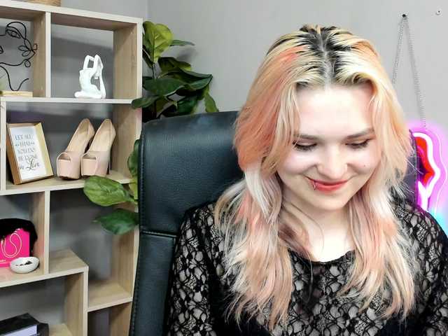 SweetLilyxo live cam on BongaCams