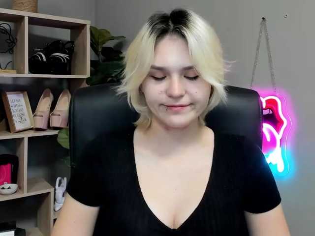 SweetLilyxo live cam preview