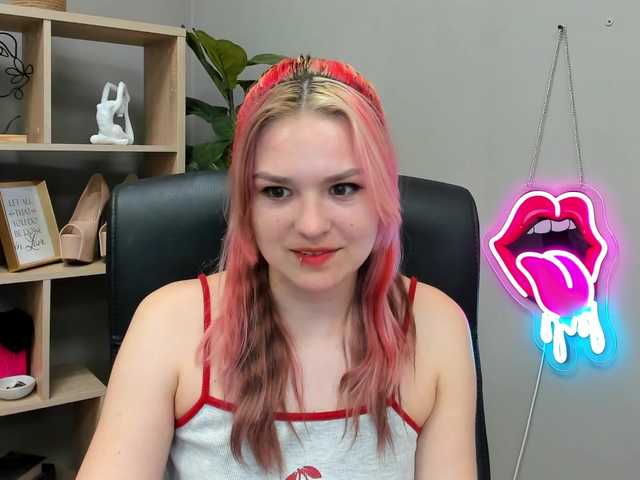 SweetLilyxo live cam on BongaCams