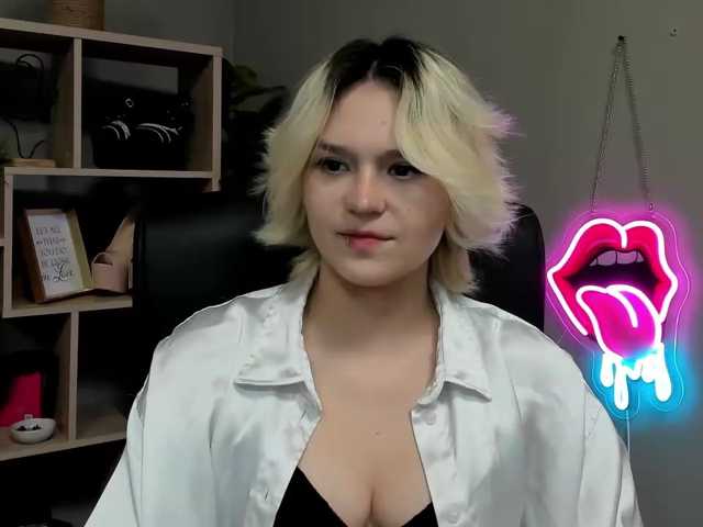 SweetLilyxo live cam on BongaCams