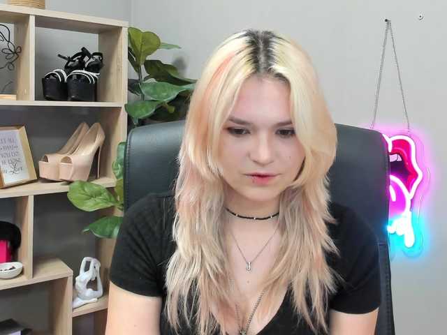 SweetLilyxo live cam on BongaCams
