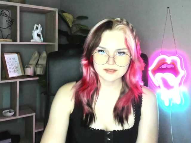 SweetLilyxo live cam on BongaCams