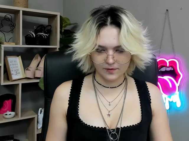 SweetLilyxo live cam on BongaCams