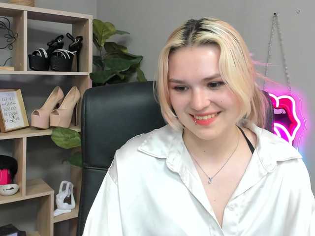 SweetLilyxo live cam on BongaCams