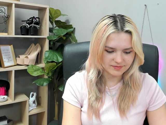 SweetLilyxo live webcam show