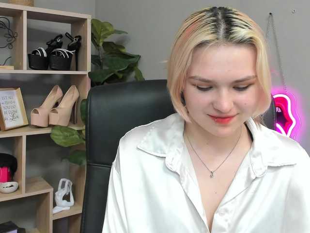 SweetLilyxo live cam on BongaCams