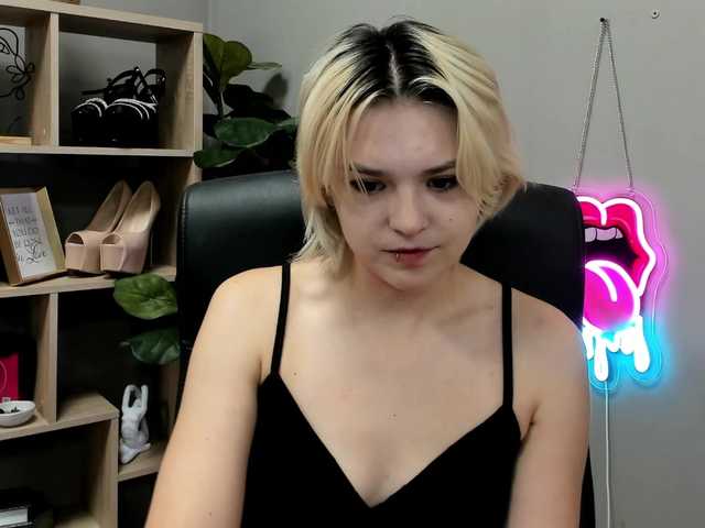 SweetLilyxo live cam on BongaCams