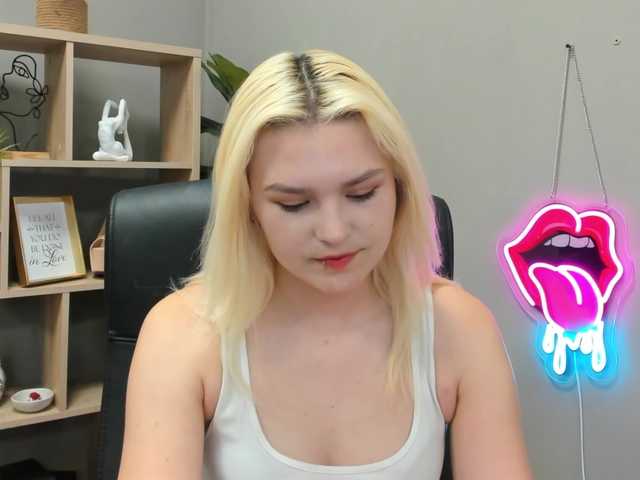 SweetLilyxo live cam on BongaCams