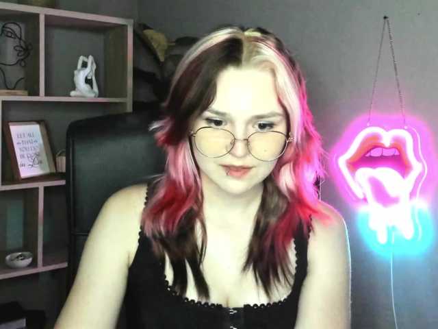 SweetLilyxo live cam on BongaCams