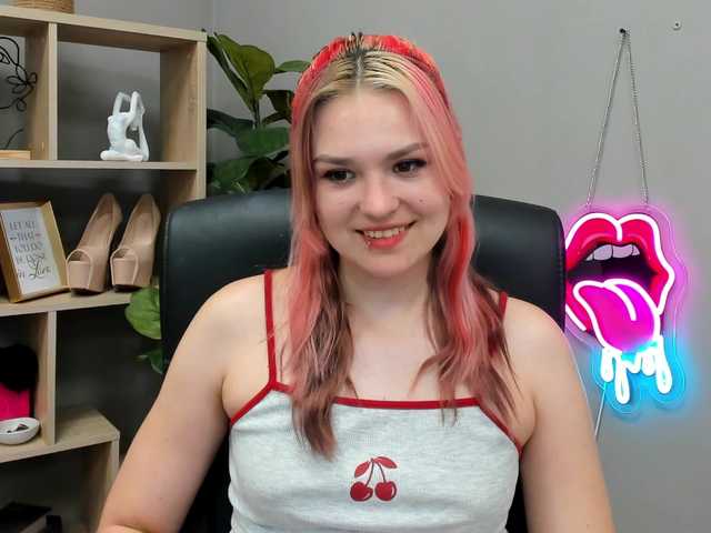 SweetLilyxo live cam on BongaCams