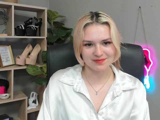 SweetLilyxo live cam on BongaCams