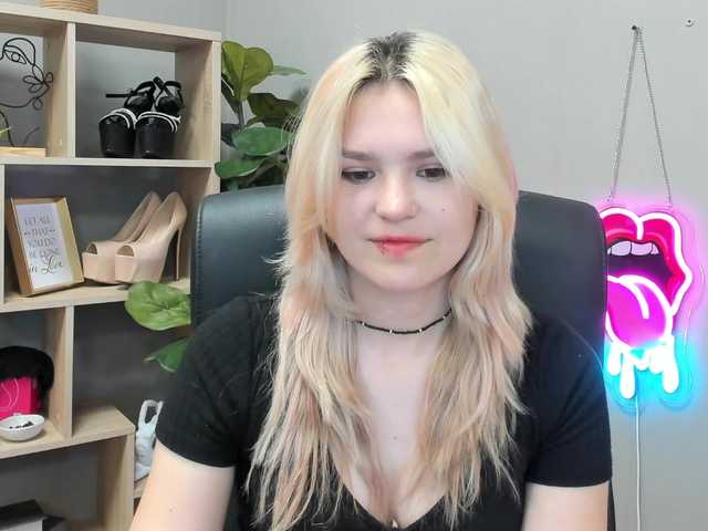 SweetLilyxo live cam on BongaCams
