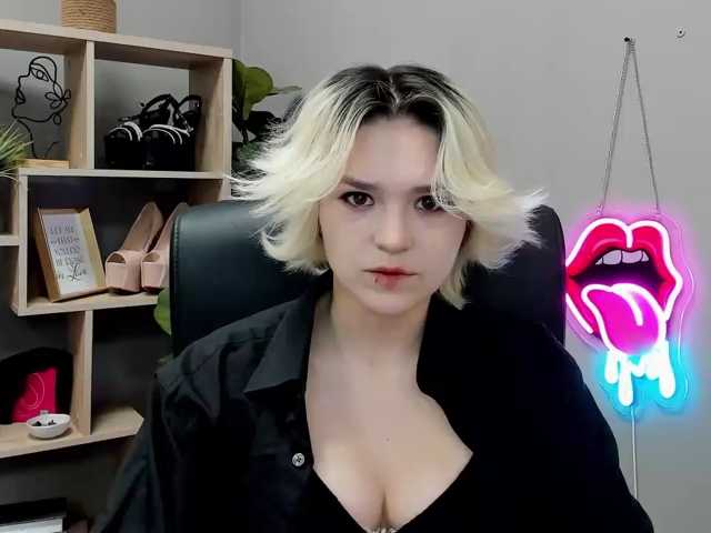 SweetLilyxo live cam on BongaCams