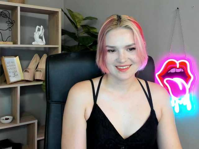 SweetLilyxo live cam on BongaCams