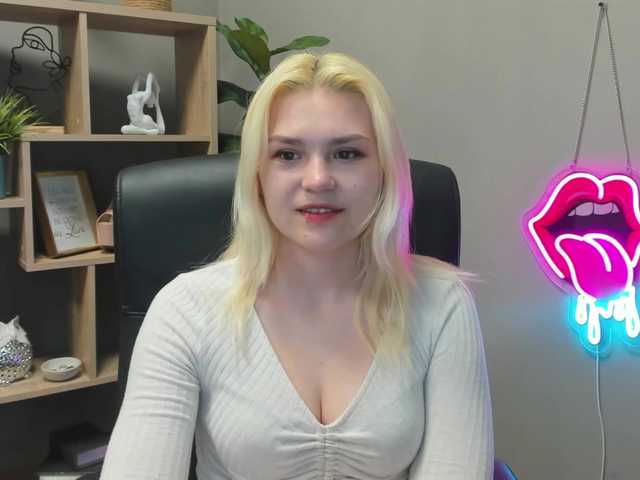 SweetLilyxo webcam