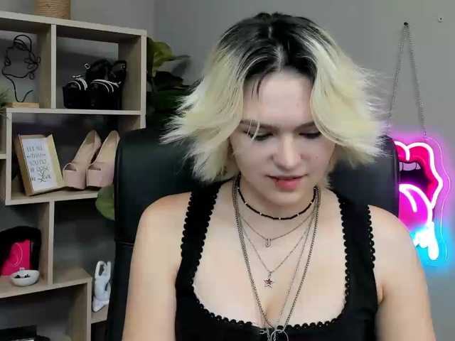 SweetLilyxo live cam on BongaCams
