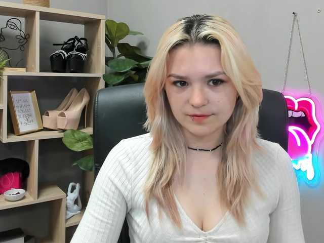 SweetLilyxo live cam on BongaCams