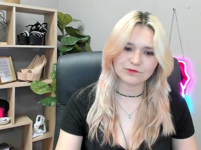 SweetLilyxo live cam on BongaCams