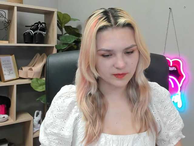 SweetLilyxo live webcam show