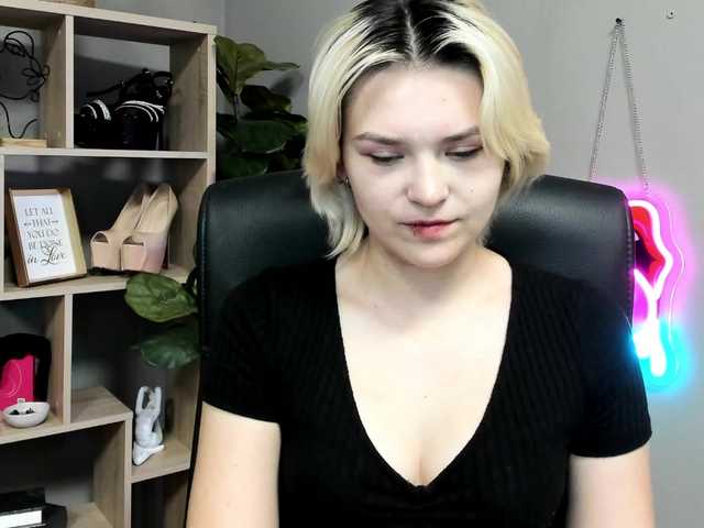 SweetLilyxo live cam on BongaCams