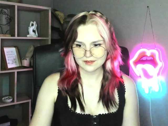 SweetLilyxo live cam on BongaCams