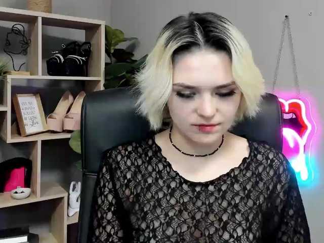 SweetLilyxo live cam on BongaCams
