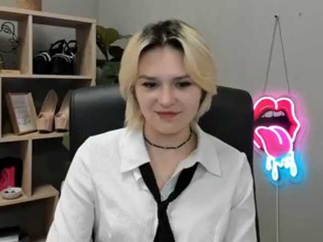 SweetLilyxo live cam on BongaCams