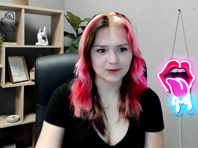 SweetLilyxo live cam on BongaCams