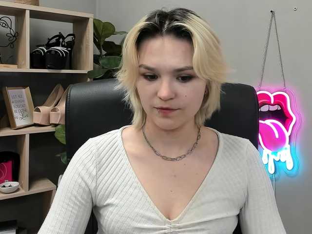 SweetLilyxo live cam preview