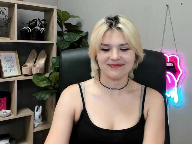 SweetLilyxo live cam on BongaCams