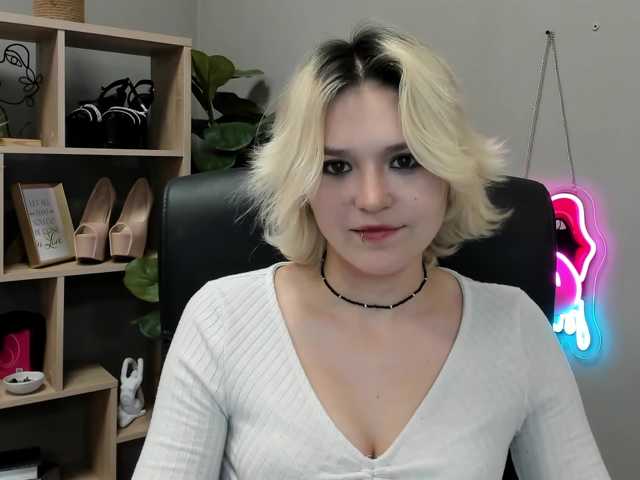 SweetLilyxo live cam on BongaCams