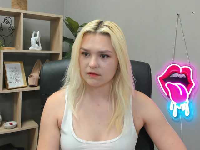 SweetLilyxo live cam on BongaCams