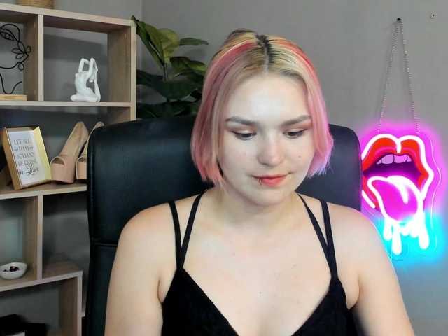SweetLilyxo live cam on BongaCams