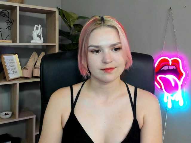 SweetLilyxo live cam on BongaCams