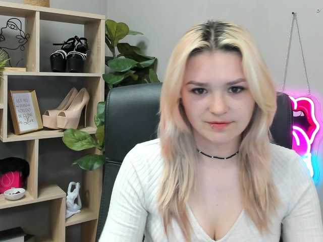 SweetLilyxo live cam on BongaCams