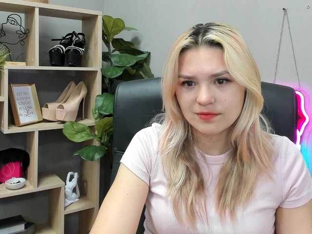 SweetLilyxo live webcam show