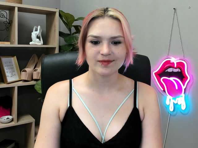 SweetLilyxo live cam on BongaCams