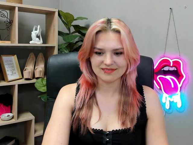 SweetLilyxo live cam on BongaCams