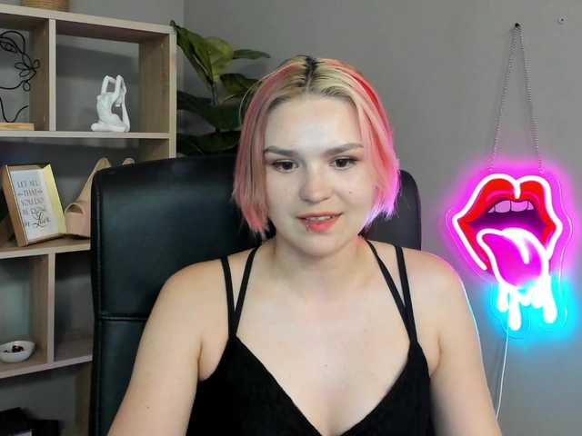 SweetLilyxo live cam on BongaCams