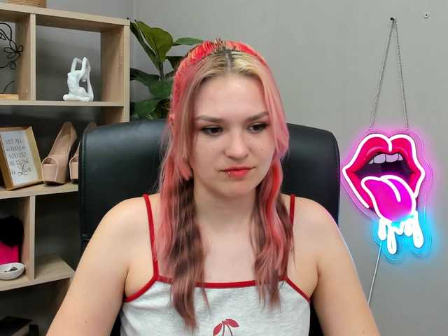 SweetLilyxo live cam on BongaCams