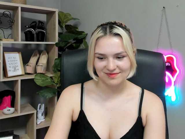 SweetLilyxo live cam on BongaCams